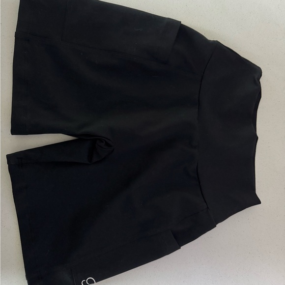 Bombshell Sportswear Black pocket Biker gym Shorts - Picture 2 of 4